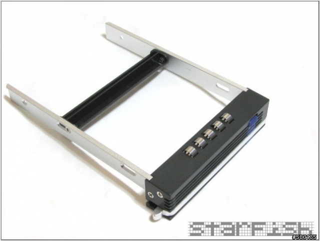 [轉貼]別人的AV硬碟櫃!! 愛吸達克MB455