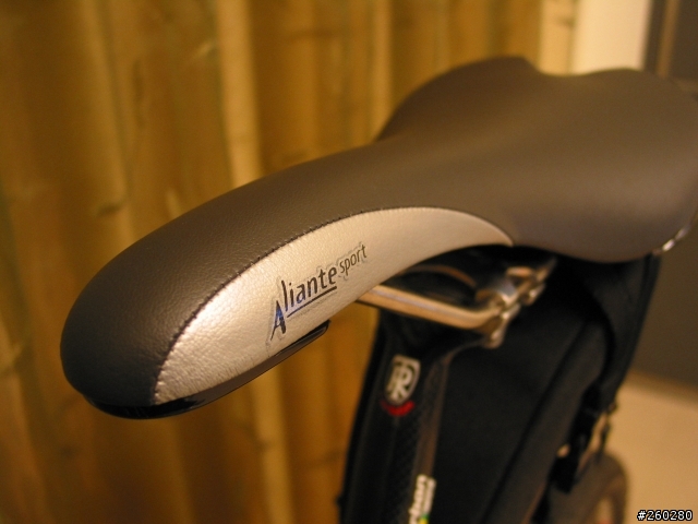 [分享]XTC COMPOSITE--老婆的新車Scott Contessa 40--更新日期970405