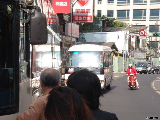 [分享](汽車綜合討論區)我的「偽」F1之夢, 時速302km/hr(圖超多, 有GPS的時速)1/16新增照片