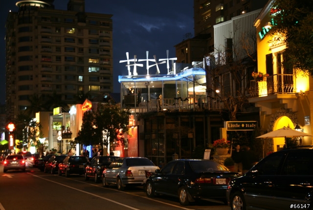 Canon 5D + 24-105mm f/4 L 夜拍..
