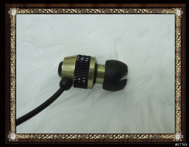 金色的 "深水炸彈" V-moda vibe