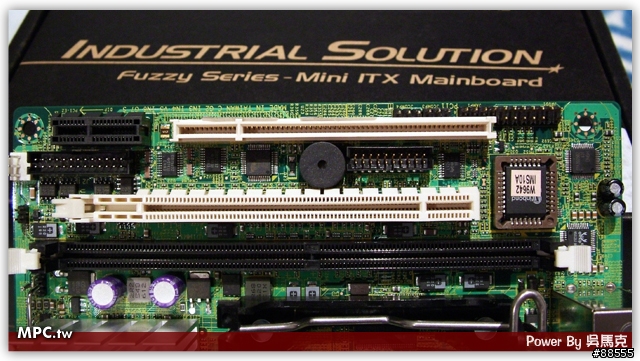 親愛的 你被mini-itx包圍啦!! MSI MS-9642 雙核工業版