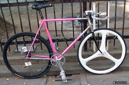【討論】看到... 超贊之 road bikes... 一些問題請教大家？