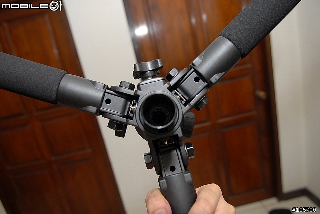 [分享] 碳腳架 Velbon Neo Carmagne 740 + Manfotto 488RC2 (圖多)