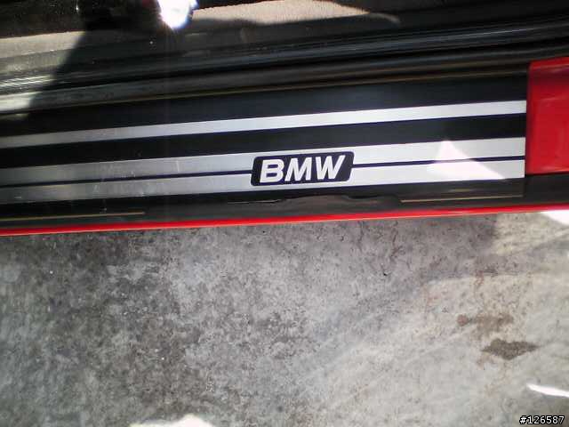 [分享] 來自德國藍白廠徽的紅棕烈馬 BMW 850i
