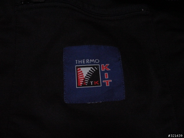 [分享]AIGLE GORE-TEX PACLITE+WIND STOPPER-我的狗鐵絲之一