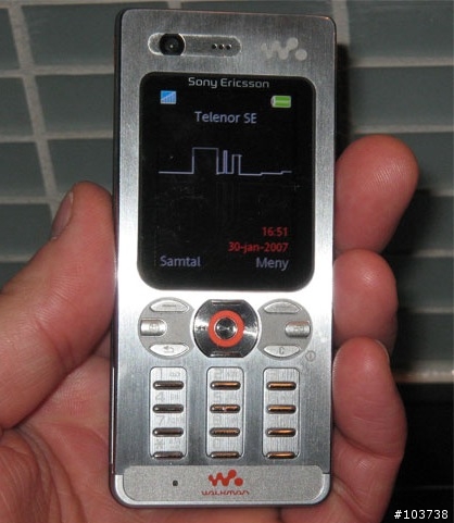 Sony Ericsson 新機 W880 代號 "Ai"  在 瑞典出現了!!