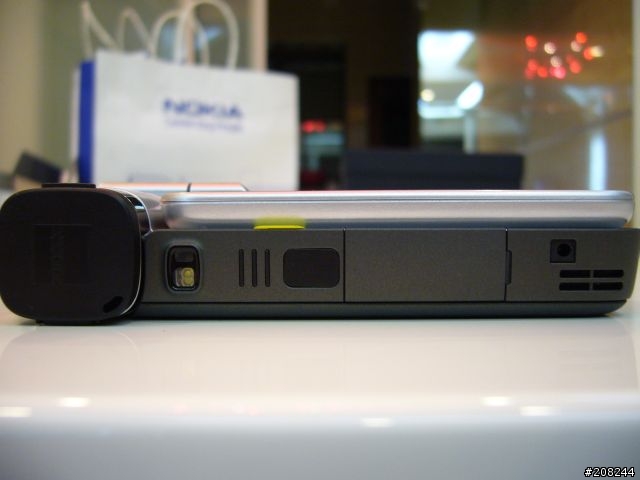 [分享] Nokia N93i 開箱照