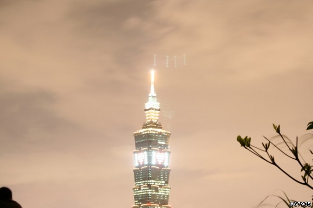[請教]夜拍101情人卻有101的倒影by350D