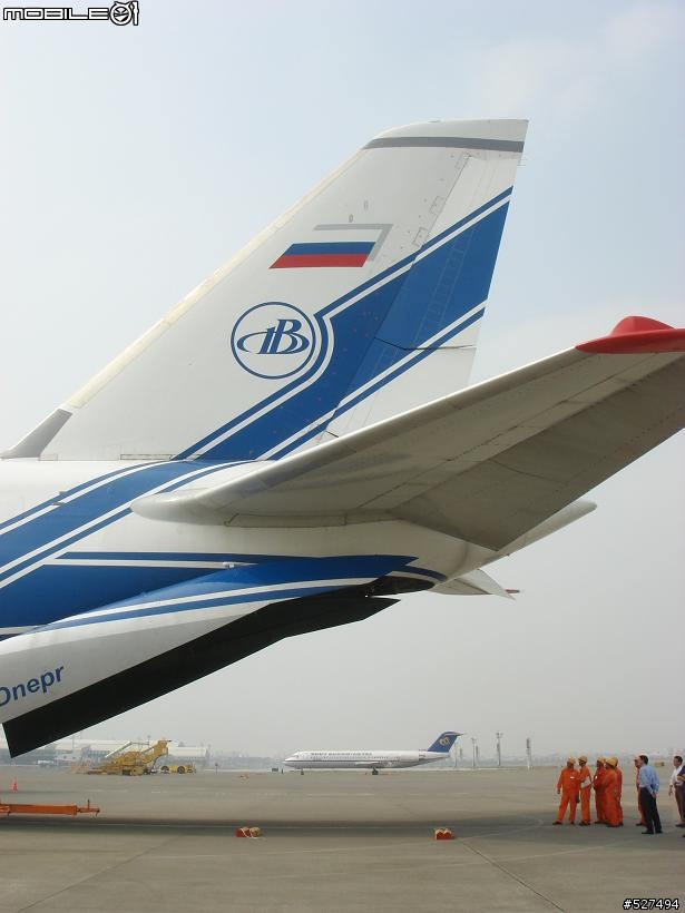 [分享]全球最大運輸機之一 Antonov AN-124-100 @ KHH