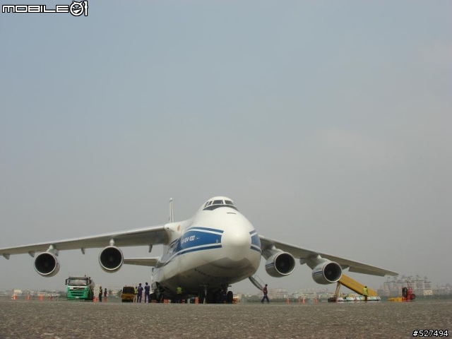 [分享]全球最大運輸機之一 Antonov AN-124-100 @ KHH