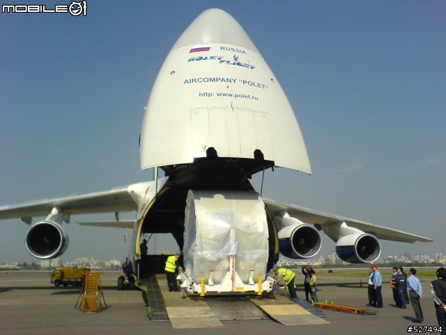 [分享]全球最大運輸機之一 Antonov AN-124-100 @ KHH