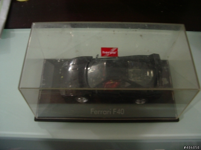 分享10年前買的HERPA 1:43法拉利F-40模型