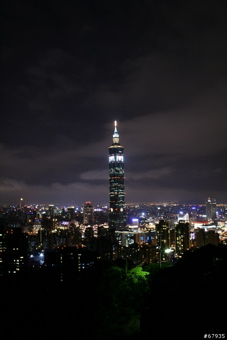 [請教]夜拍101情人卻有101的倒影by350D