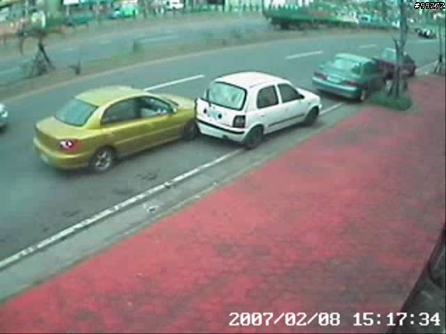 肇事逃逸，請大家看這是什麼車？