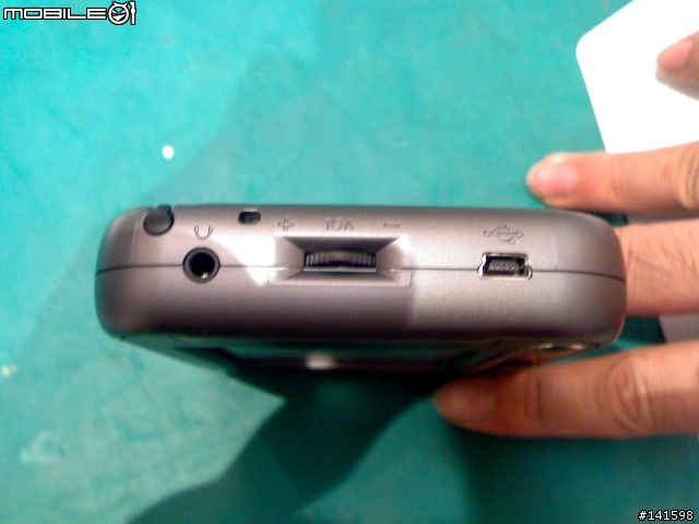 [開箱照] ASUS 多媒體導航機S102