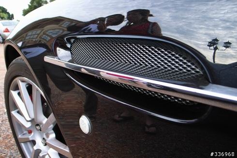 驚見 ASTON MARTIN