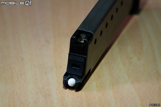 [分享]KSC M945 銀色魚鱗版 圖小多