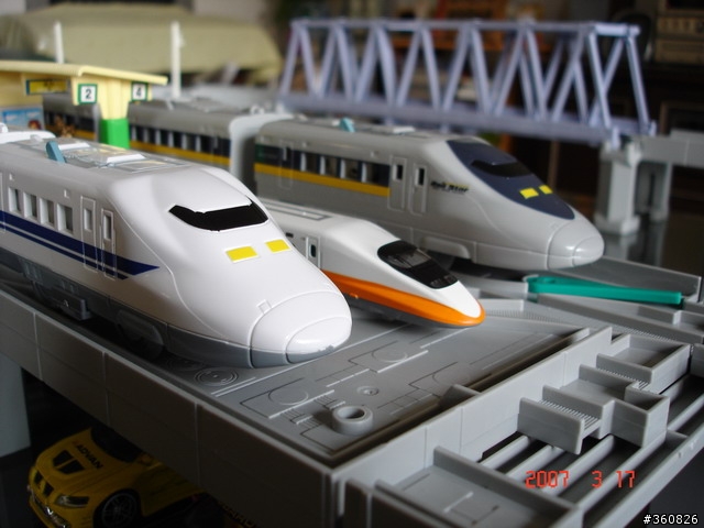 [分享]TOMY700系火車傳奇三部曲之第二部--雙車奇謀