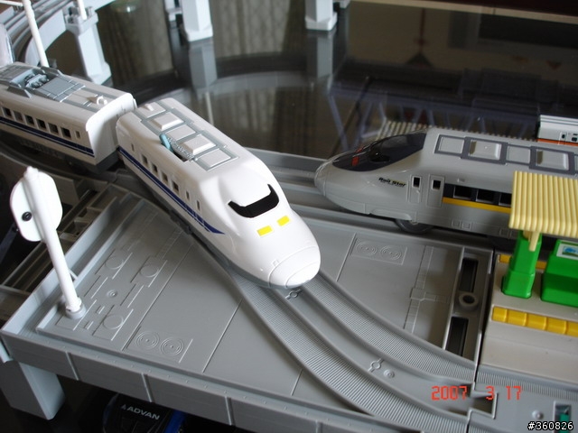 [分享]TOMY700系火車傳奇三部曲之第二部--雙車奇謀