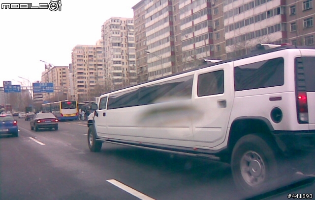 加長型的悍馬，還有加長型的別克跟凱迪拉克