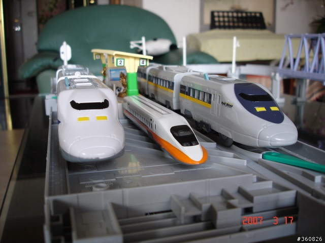 [分享]TOMY700系火車傳奇三部曲之第二部--雙車奇謀