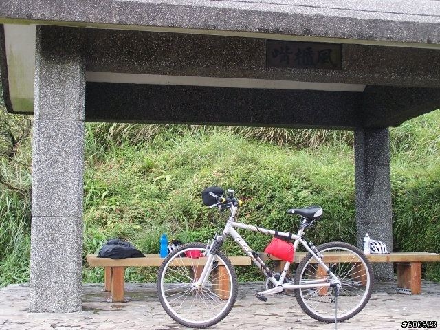 Giant CS-800 便宜的都市通勤車,風櫃嘴攻頂成功