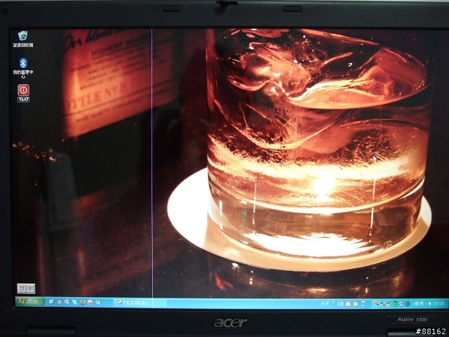 [ACER - 5502 ]早上開機 , 螢幕出現一條紫線 . . . . >"