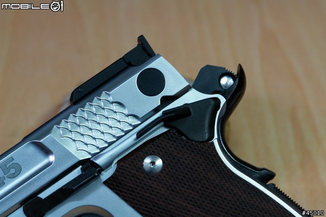 [分享]KSC M945 銀色魚鱗版 圖小多