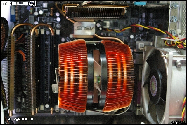 [分享]Thermaltake(CL-R0026)熱導管式記憶體散熱片(32P)