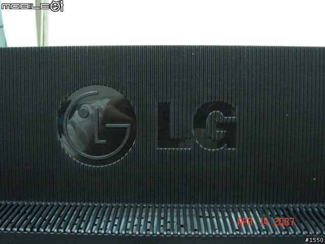 [分享] LG L1953T-SF 19" LCD 開箱照