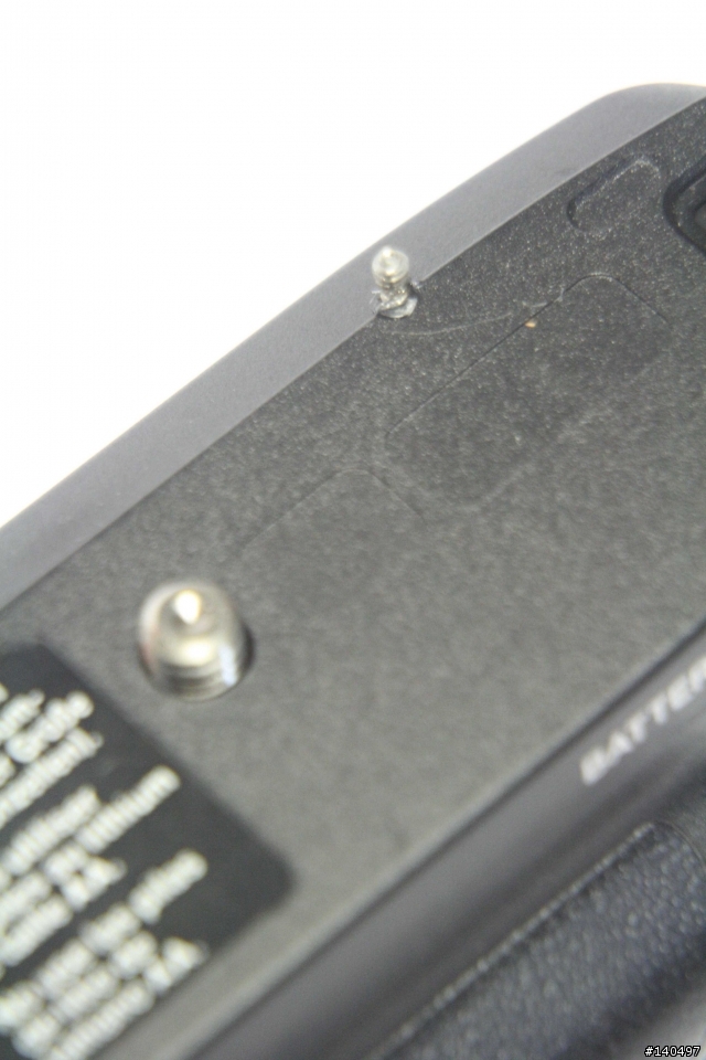 用EOS 300底片機電池手把改裝成400D電池手把