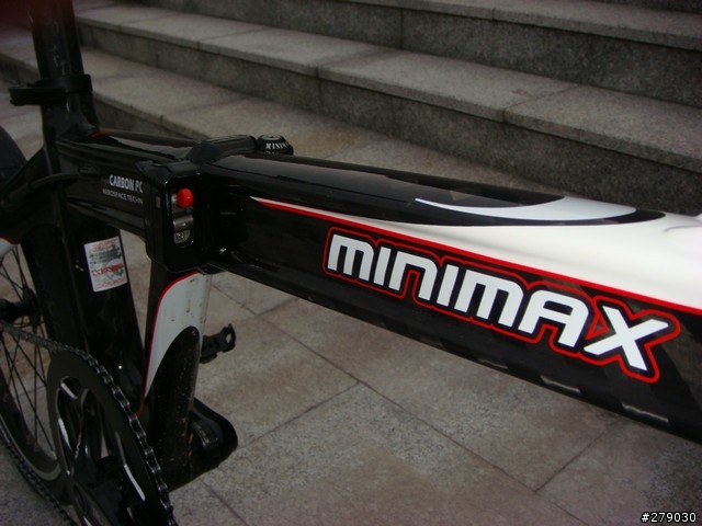 [分享] 背影．．．．HASA MINIMAX全碳纖折疊車現身