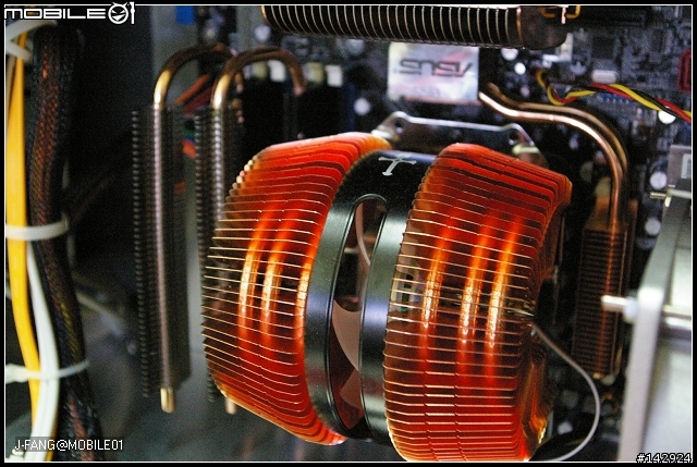 [分享]Thermaltake(CL-R0026)熱導管式記憶體散熱片(32P)