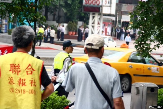 拖吊車停紅線是不是屬於違規？（有圖有真相）