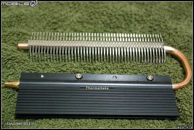 [分享]Thermaltake(CL-R0026)熱導管式記憶體散熱片(32P)