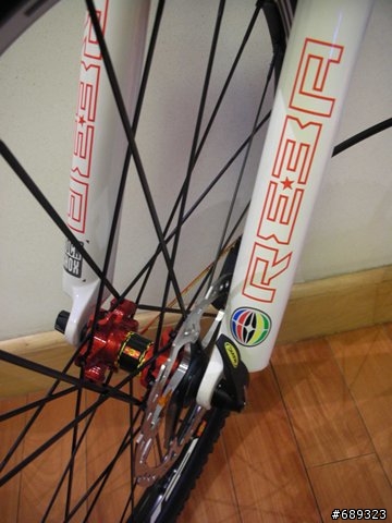[分享] 2007 FUJI TEAM ISSUE MTB -- 5/6 零件升級 (輕量化)