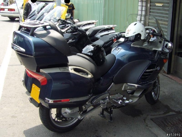 民雄鵝肉街巧遇  BMW R1200