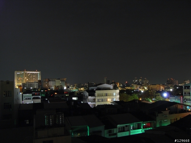 RICOH R6 陰天夜晚出現很多星星