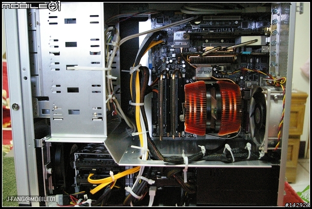 [分享]Thermaltake(CL-R0026)熱導管式記憶體散熱片(32P)