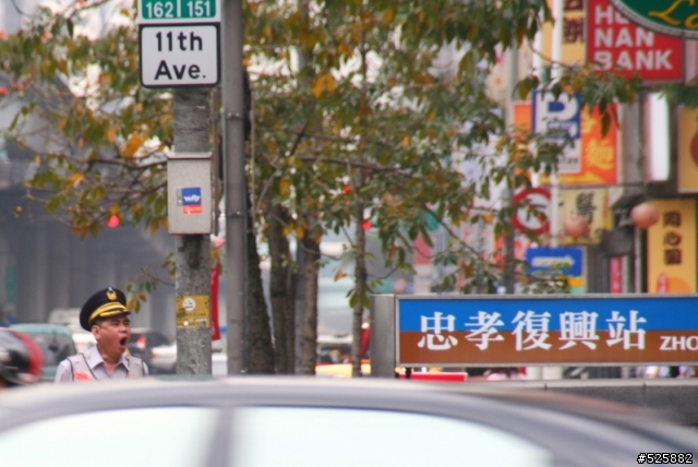 拖吊車停紅線是不是屬於違規？（有圖有真相）
