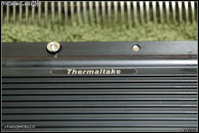 [分享]Thermaltake(CL-R0026)熱導管式記憶體散熱片(32P)