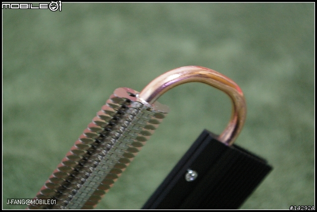 [分享]Thermaltake(CL-R0026)熱導管式記憶體散熱片(32P)