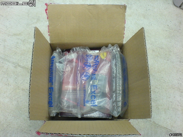 [分享]Motorazr Maxx V6 Ferrari Challenge Mobile Phone