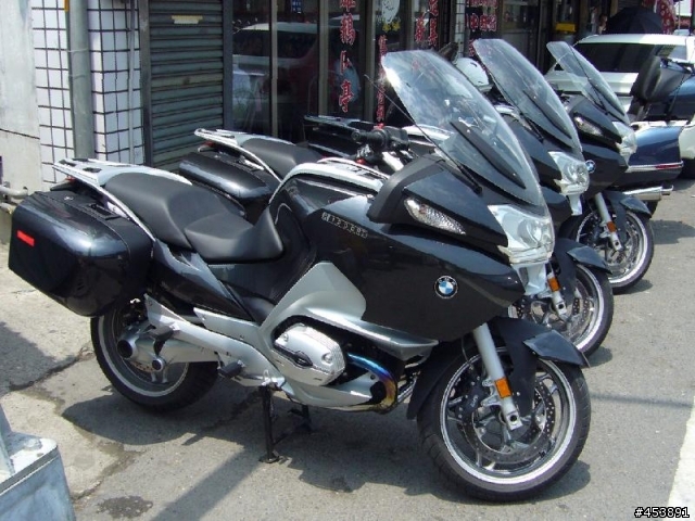民雄鵝肉街巧遇  BMW R1200