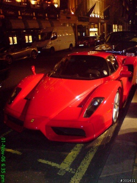 英國街上Enzo, RR Phantom, McLaren F1 排排站