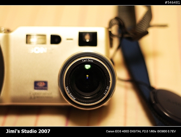 [分享] 老古董 Sony Cybershot DSC-S70