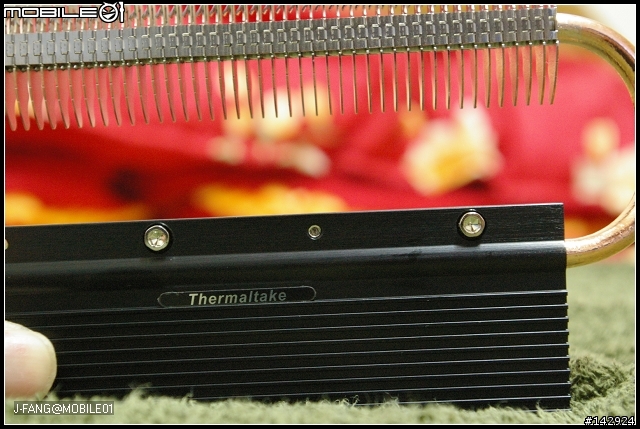 [分享]Thermaltake(CL-R0026)熱導管式記憶體散熱片(32P)