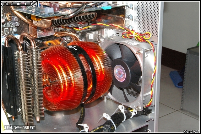 [分享]Thermaltake(CL-R0026)熱導管式記憶體散熱片(32P)