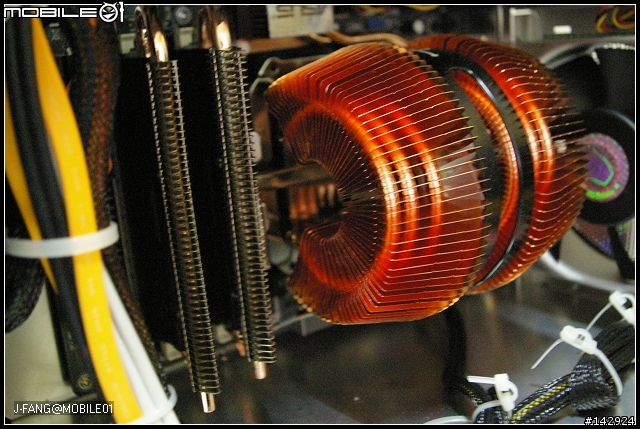 [分享]Thermaltake(CL-R0026)熱導管式記憶體散熱片(32P)